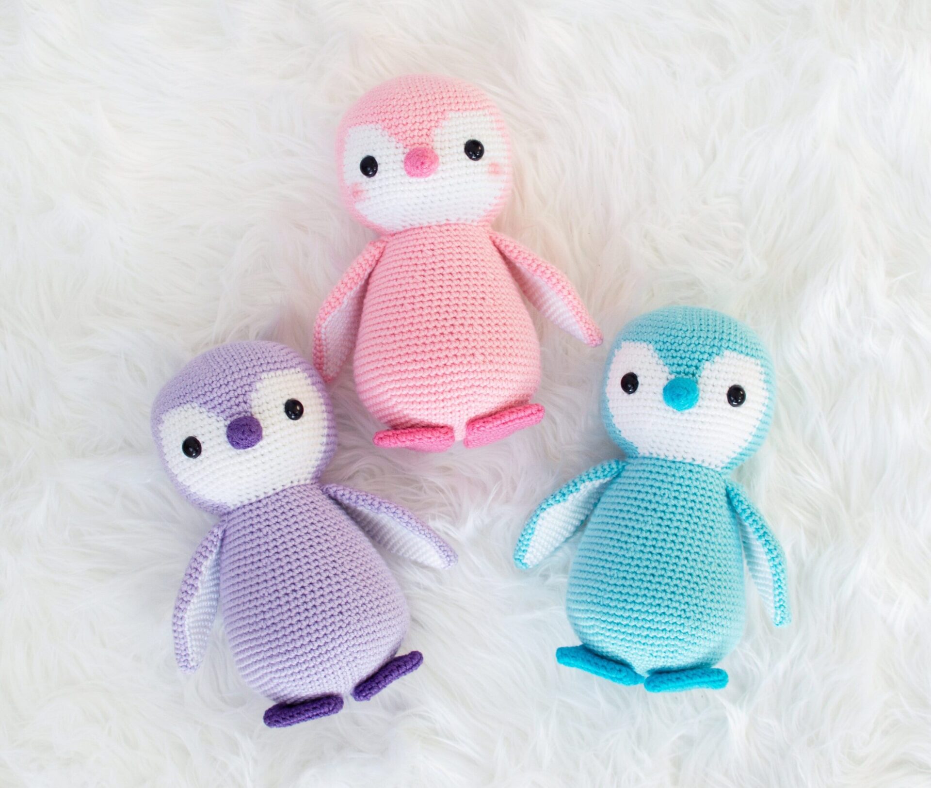 Muñeco de Apego El Conejo & La Luna Rosie el Pingüino