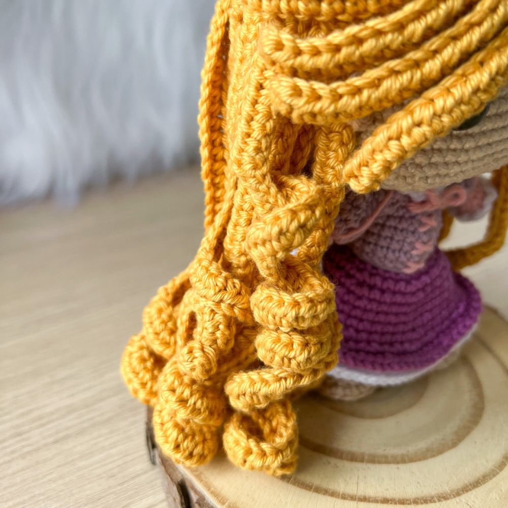 Muñeca de Apego El Conejo & La Luna Rapunzel