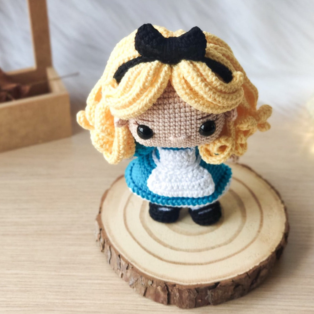 Muñeca de Apego El Conejo & La Luna Alicia en el País de las Maravillas