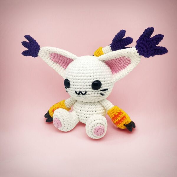 Muñeco de  Apego El Conejo & La Luna Gatomon (Tailmon) Digimon