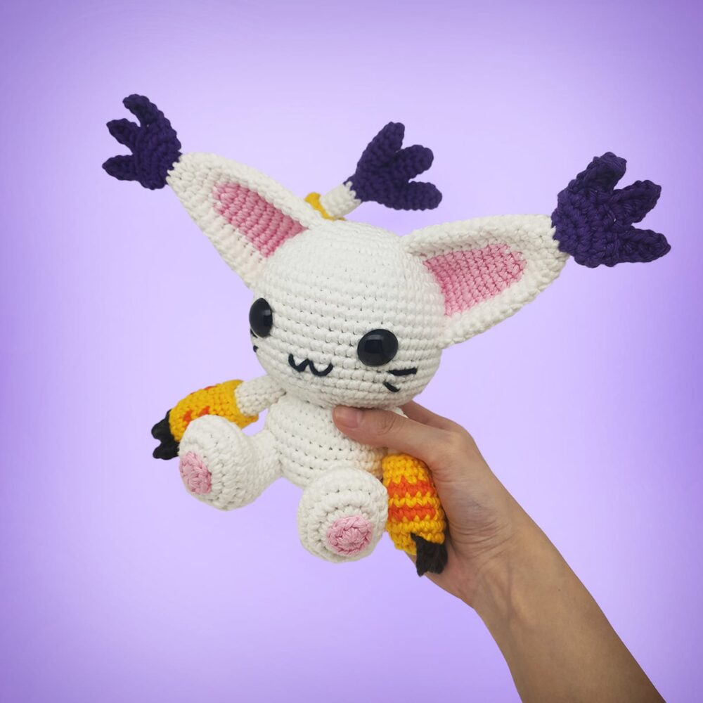 Muñeco de  Apego El Conejo & La Luna Gatomon (Tailmon) Digimon