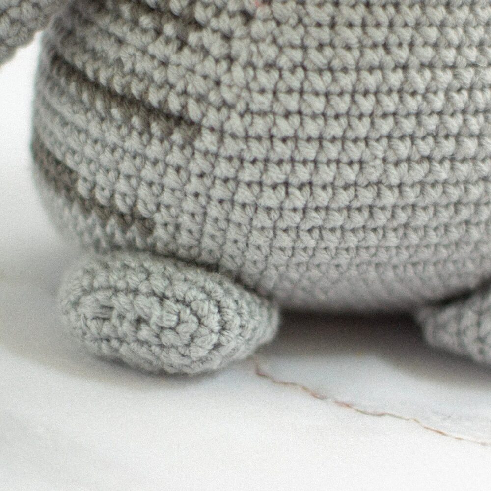 Muñeco de Apego El Conejo & La Luna The Cat With Paw On Face