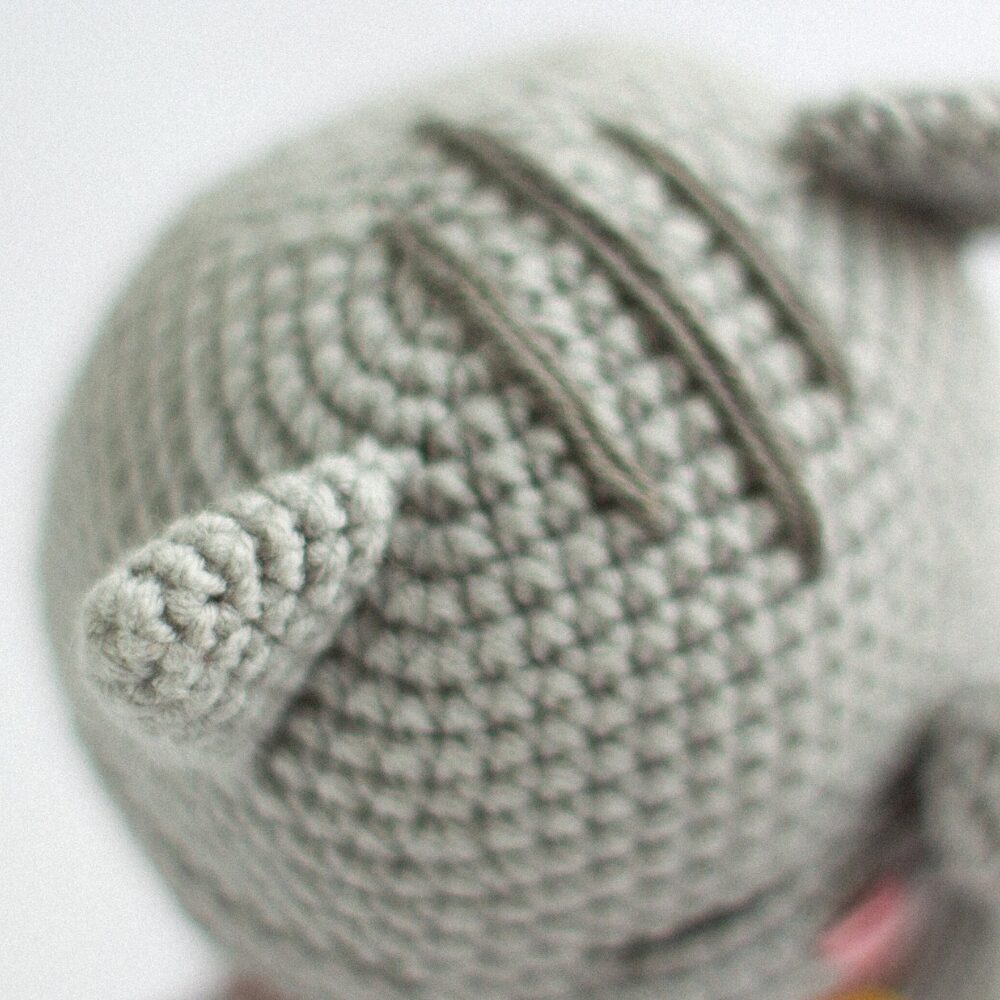 Muñeco de Apego El Conejo & La Luna The Cat With Paw On Face