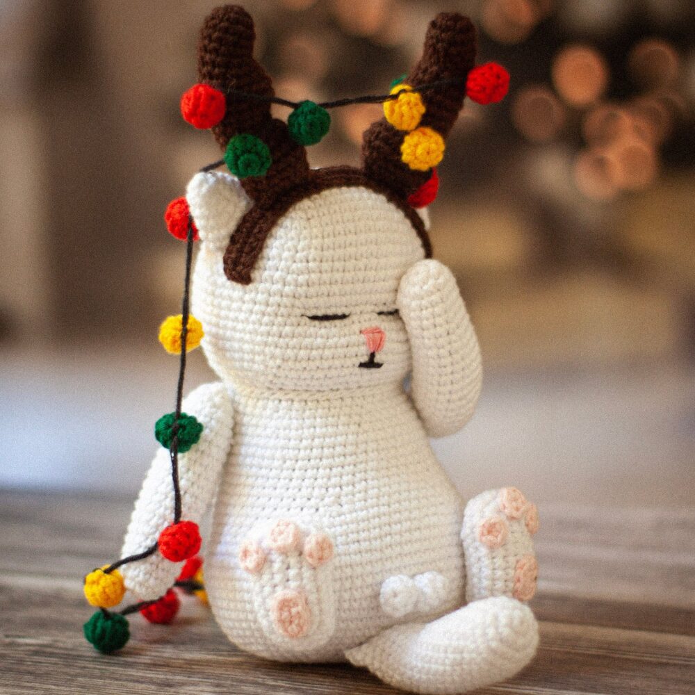 Muñeco de Apego El Conejo & La Luna The Cat With Paw On Face Christmas