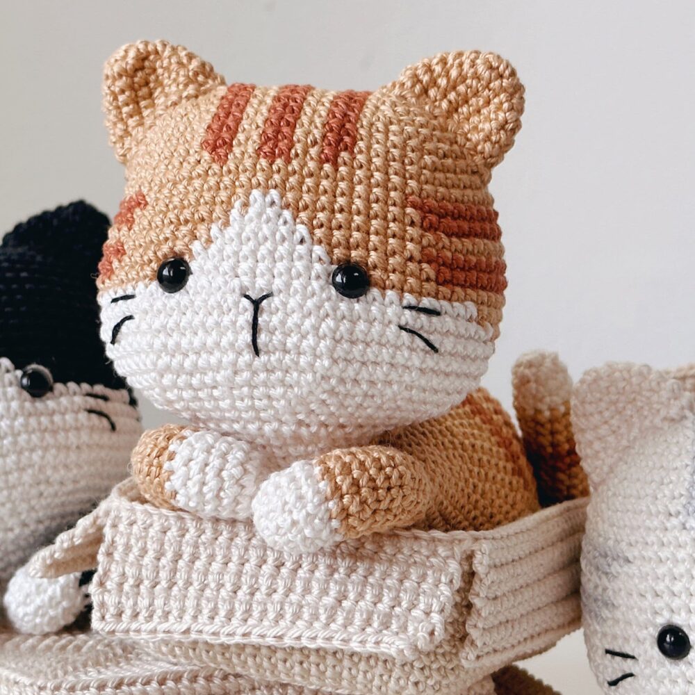 Muñeco de Apego El Conejo & La Luna Cat in Basket