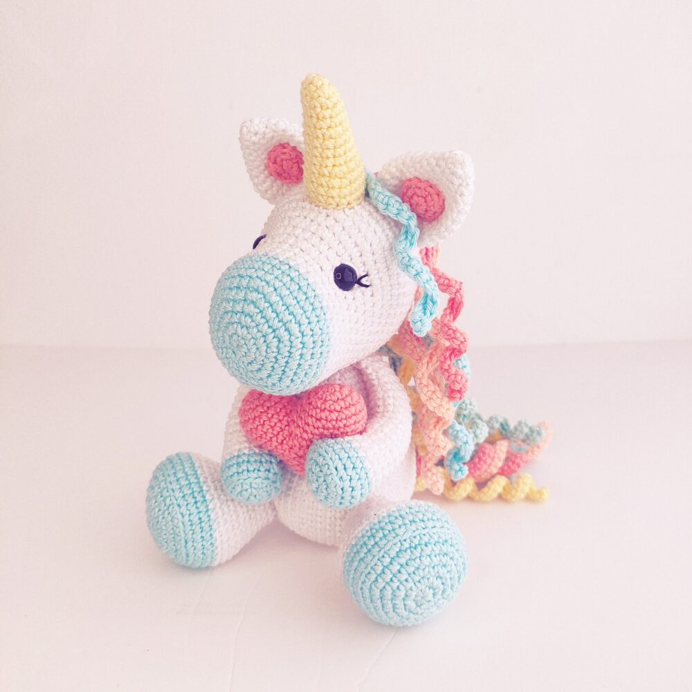 Muñeco de Apego El Conejo & La Luna Kokoro El Unicornio