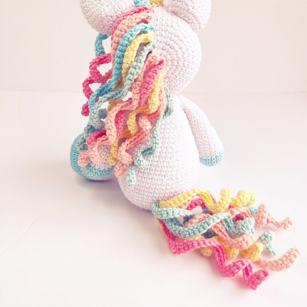 Muñeco de Apego El Conejo & La Luna Kokoro El Unicornio