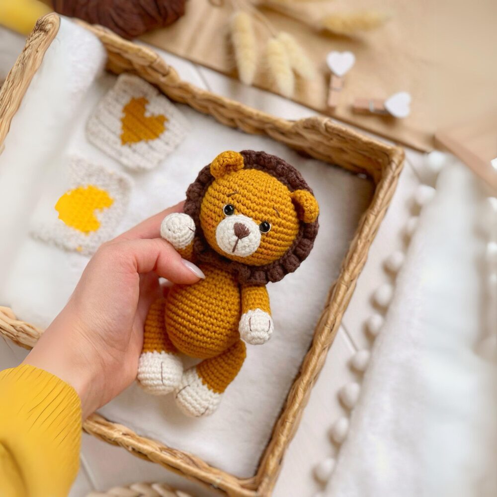 Muñeco de Apego El Conejo & La Luna Lory The Lion