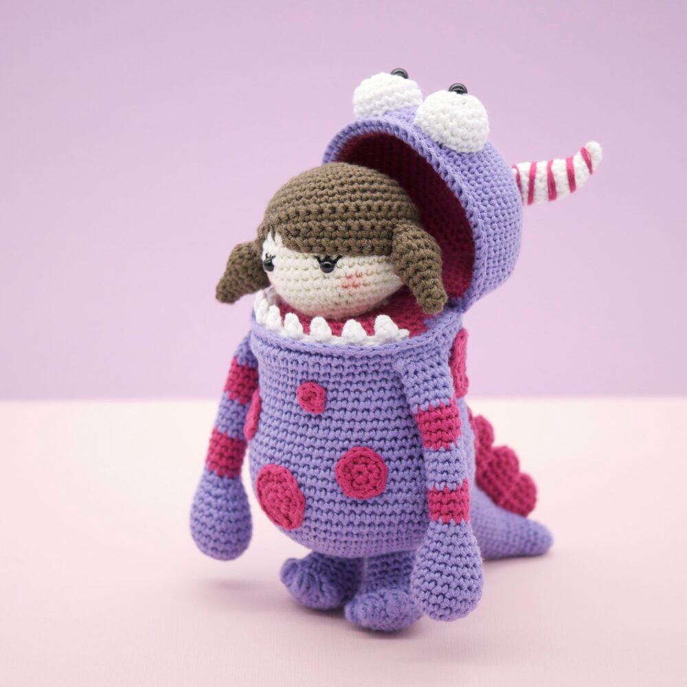 Muñeco de Apego El Conejo & La Luna Little Boo En Traje de Monster INC