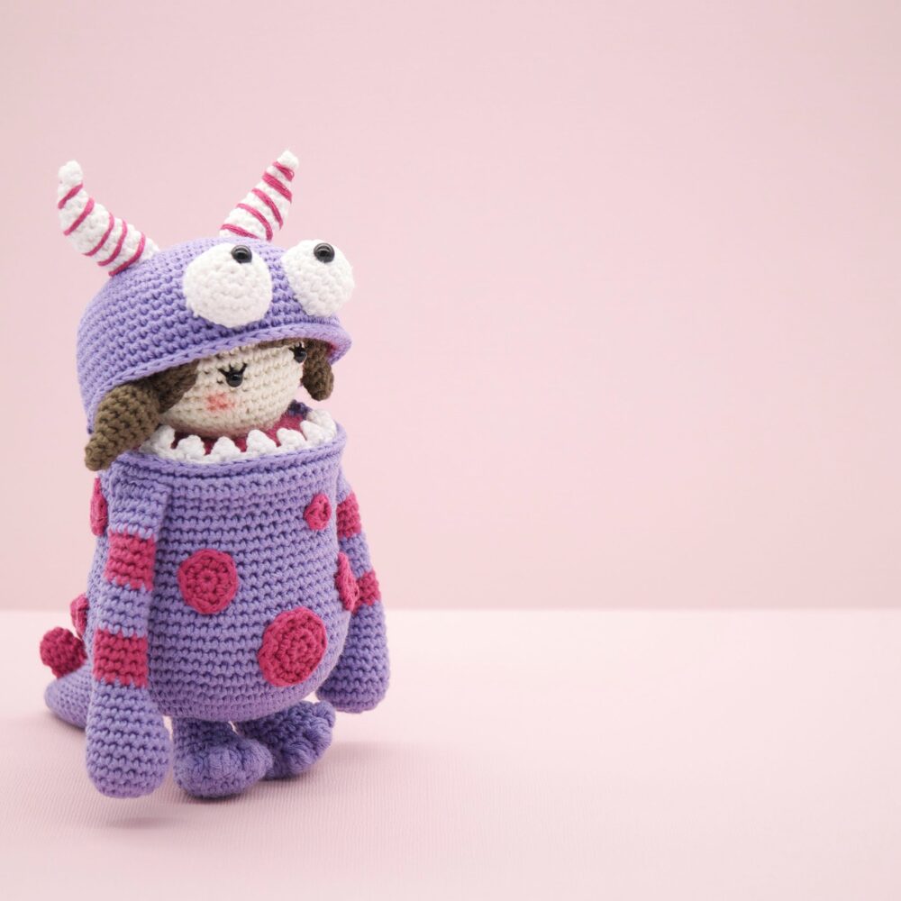 Muñeco de Apego El Conejo & La Luna Little Boo En Traje de Monster INC