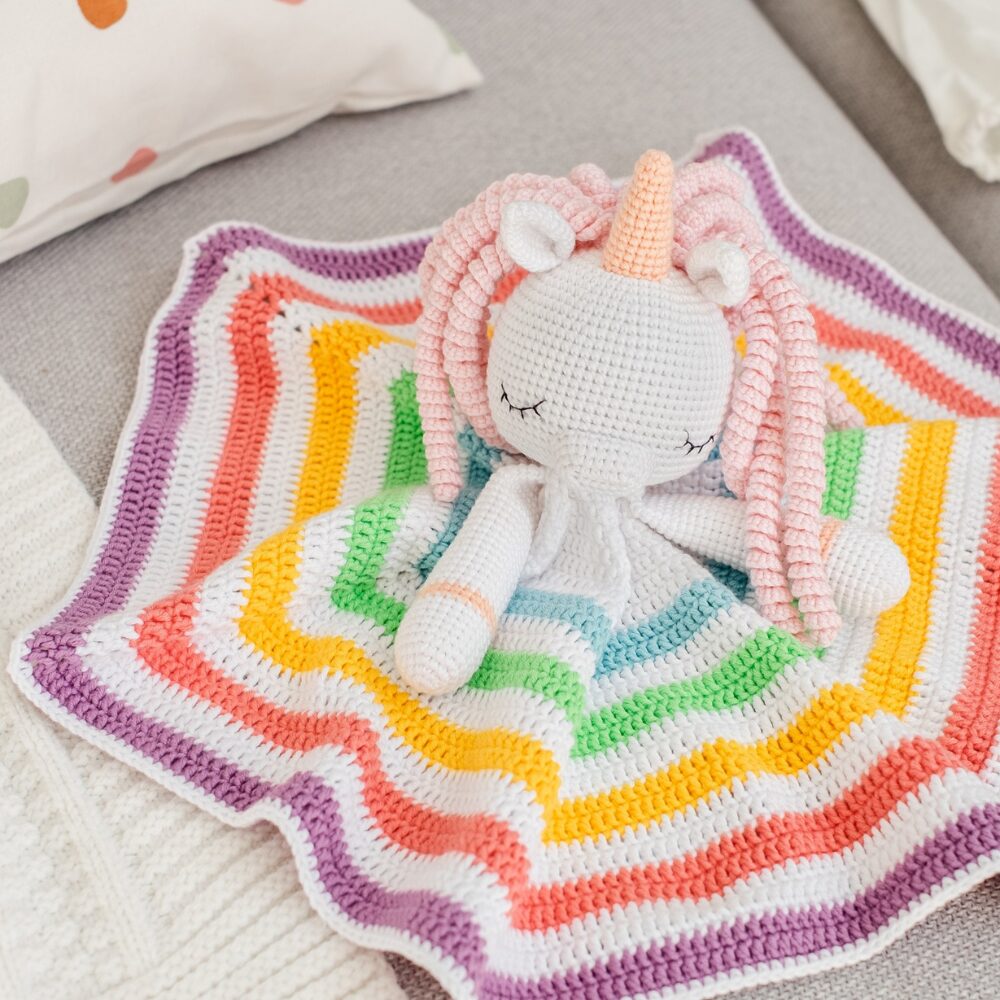 Manta de Apego El Conejo & La Luna Unicornio Rainbow Lovey