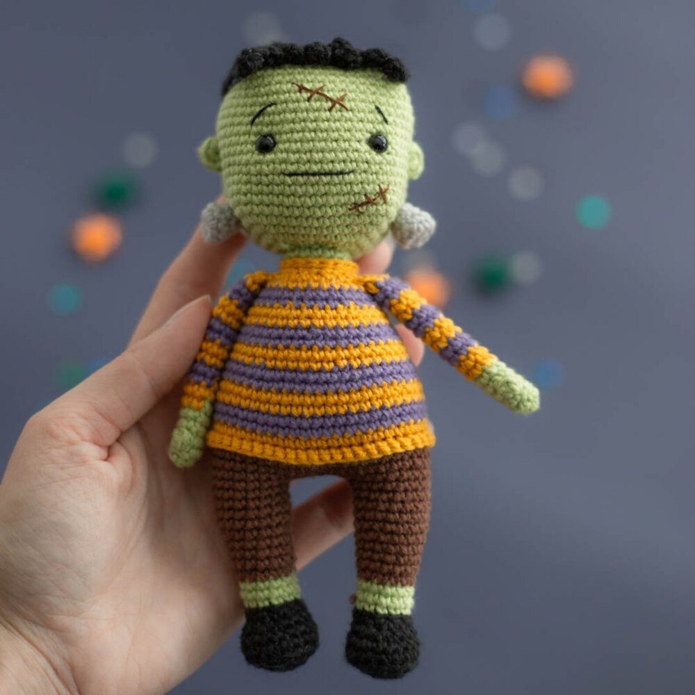 Muñeco de  Apego El Conejo & La Luna Frankenstein Jr.